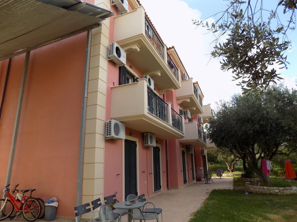 Kolona Apartments Lixouri Extérieur photo