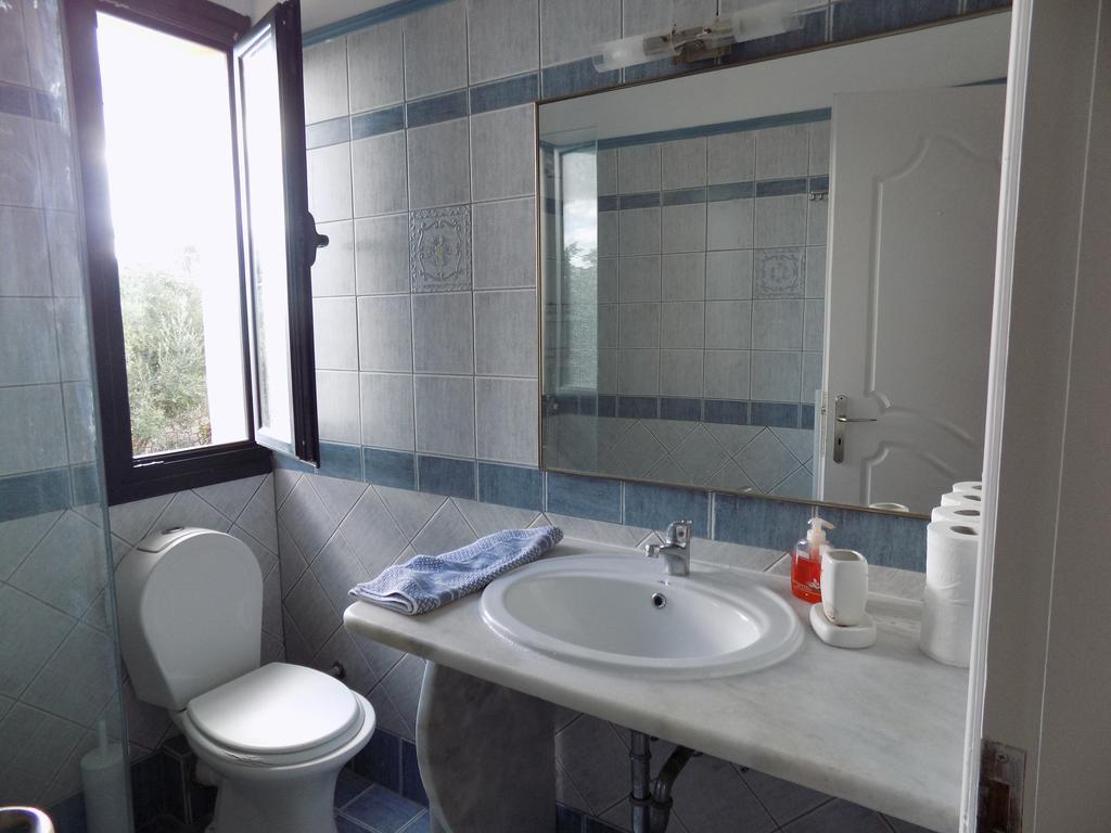 Kolona Apartments Lixouri Extérieur photo