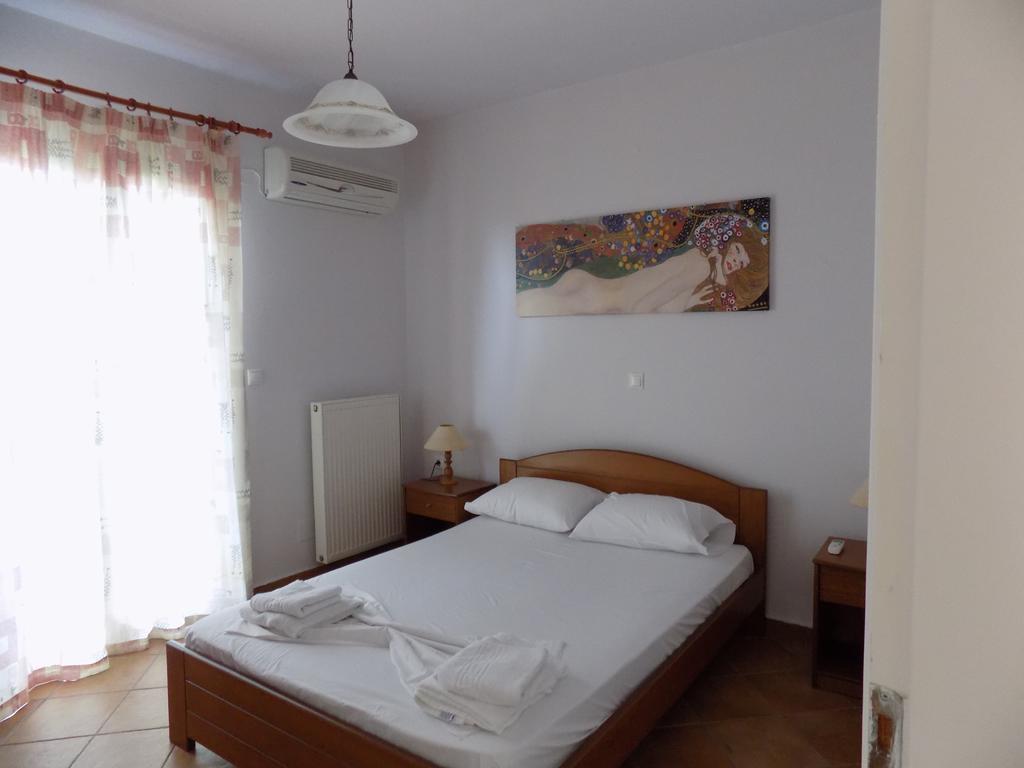 Kolona Apartments Lixouri Extérieur photo