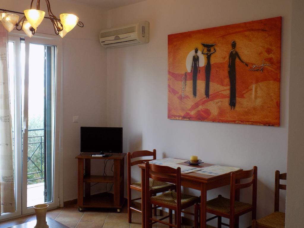 Kolona Apartments Lixouri Extérieur photo