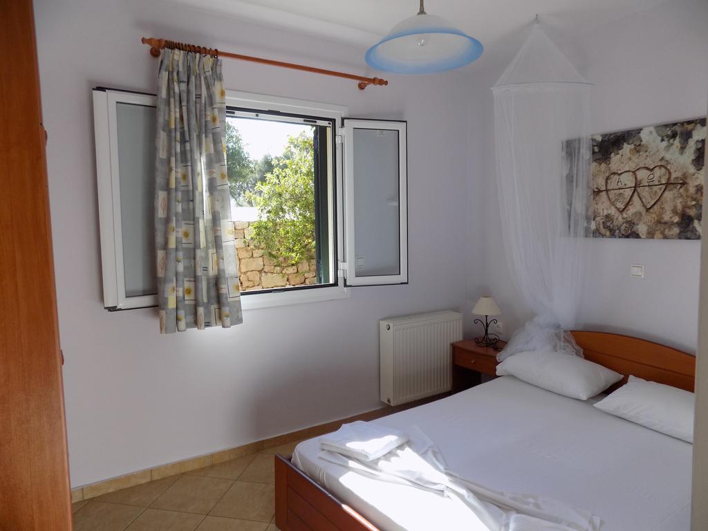 Kolona Apartments Lixouri Extérieur photo