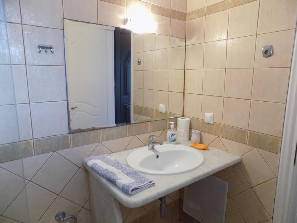 Kolona Apartments Lixouri Extérieur photo