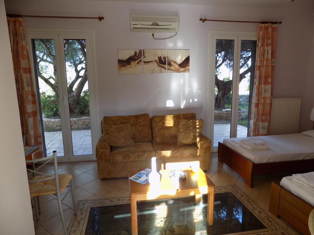 Kolona Apartments Lixouri Extérieur photo