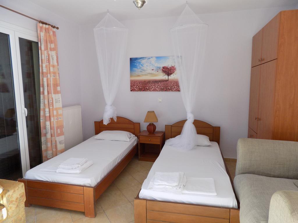 Kolona Apartments Lixouri Extérieur photo